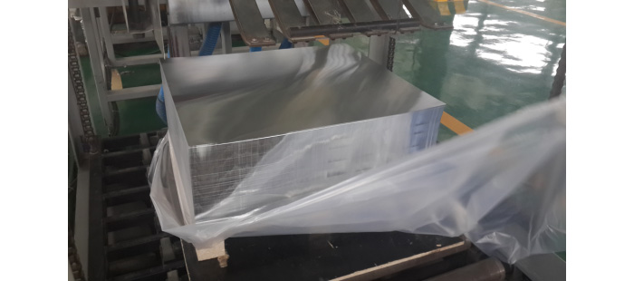 Varnished aluminium sheet for aluminium twist off lug cap li